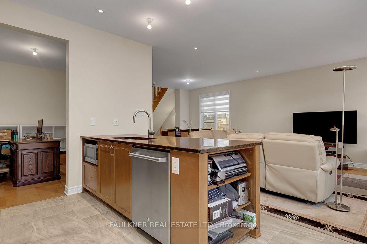Photo 17 of 218 Rover Street, Ottawa, Kanata - Emerald Meadows/Trailwest — HOMEH