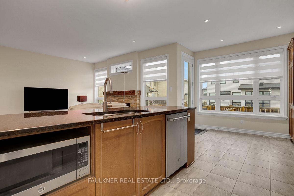 Photo 18 of 218 Rover Street, Ottawa, Kanata - Emerald Meadows/Trailwest — HOMEH