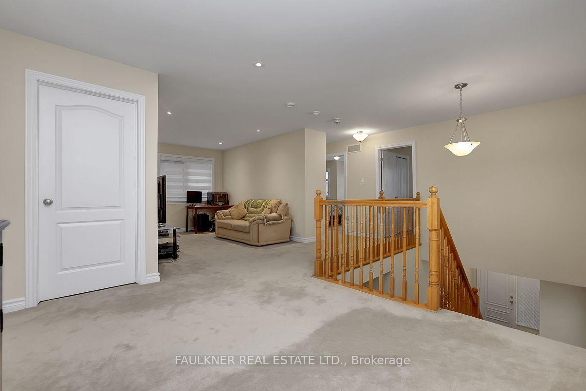 Photo 25 of 218 Rover Street, Ottawa, Kanata - Emerald Meadows/Trailwest — HOMEH