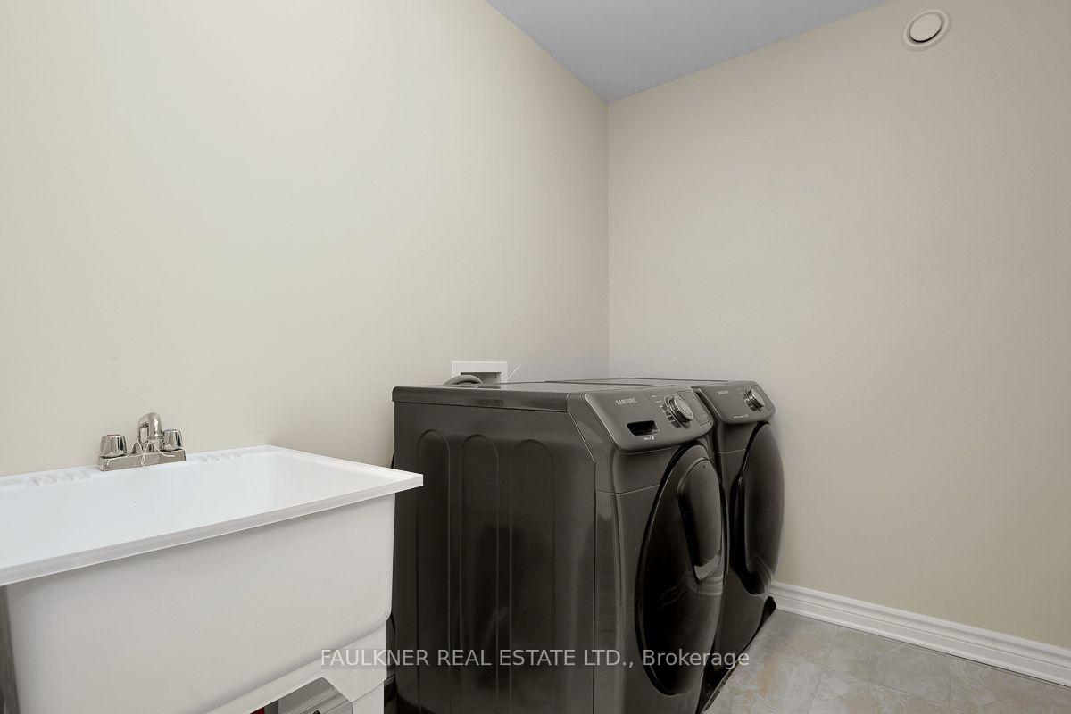 Photo 41 of 218 Rover Street, Ottawa, Kanata - Emerald Meadows/Trailwest — HOMEH