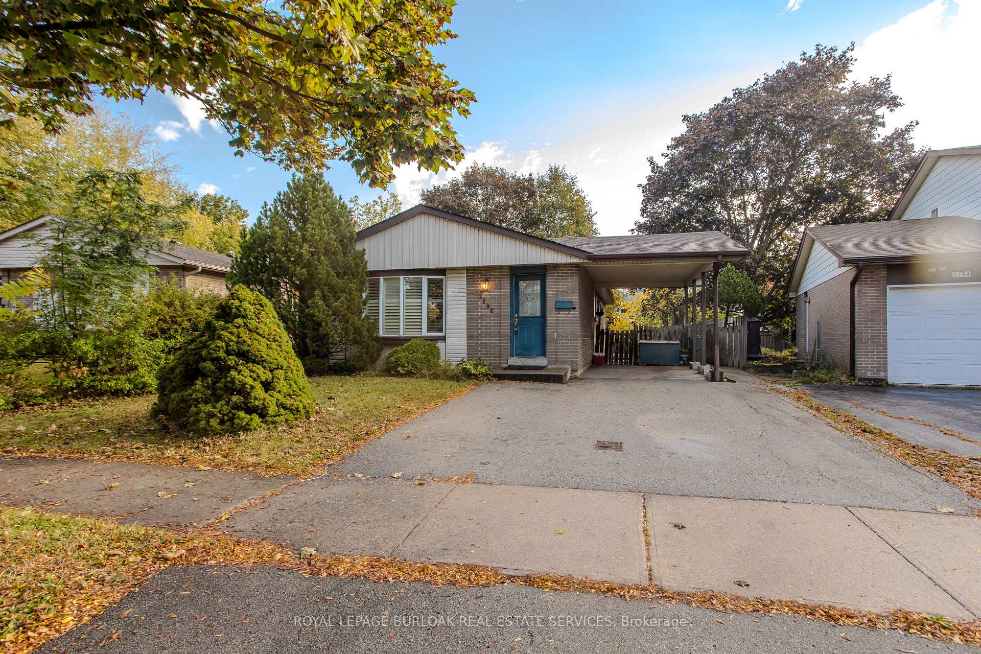 Photo 2 of 3196 Centennial Drive, Burlington, Palmer — HOMEH