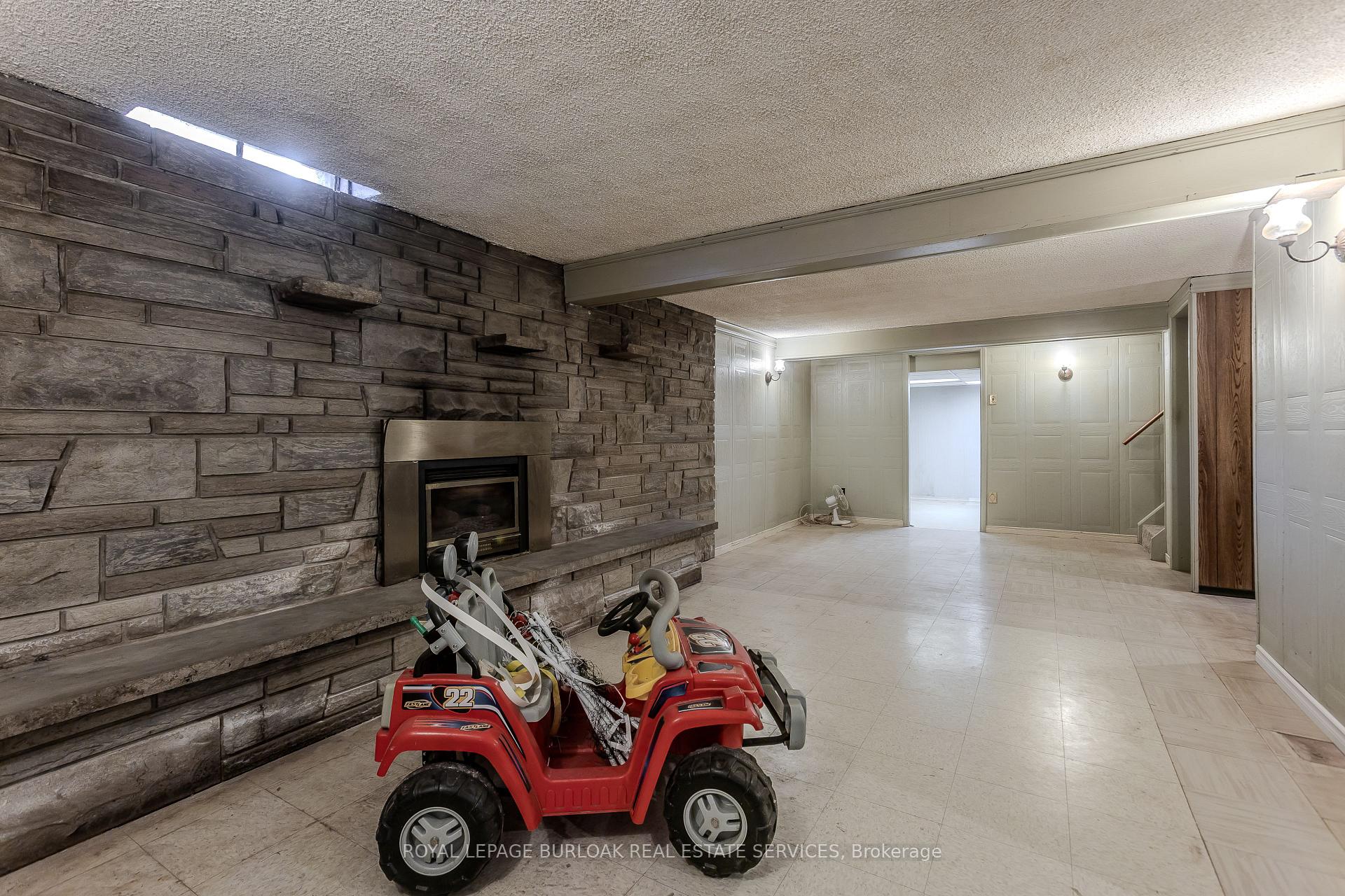 Photo 31 of 3196 Centennial Drive, Burlington, Palmer — HOMEH