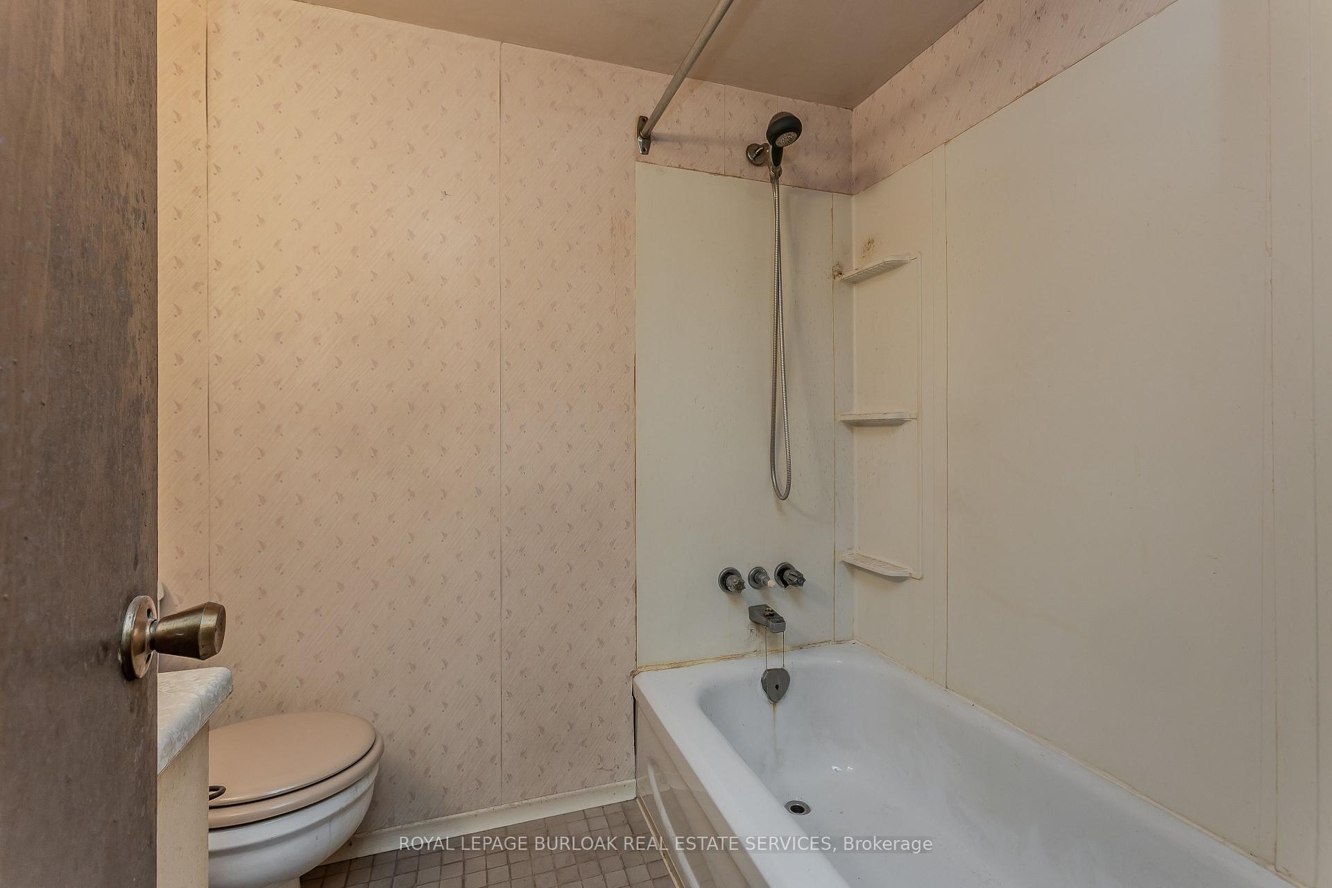 Photo 34 of 3196 Centennial Drive, Burlington, Palmer — HOMEH