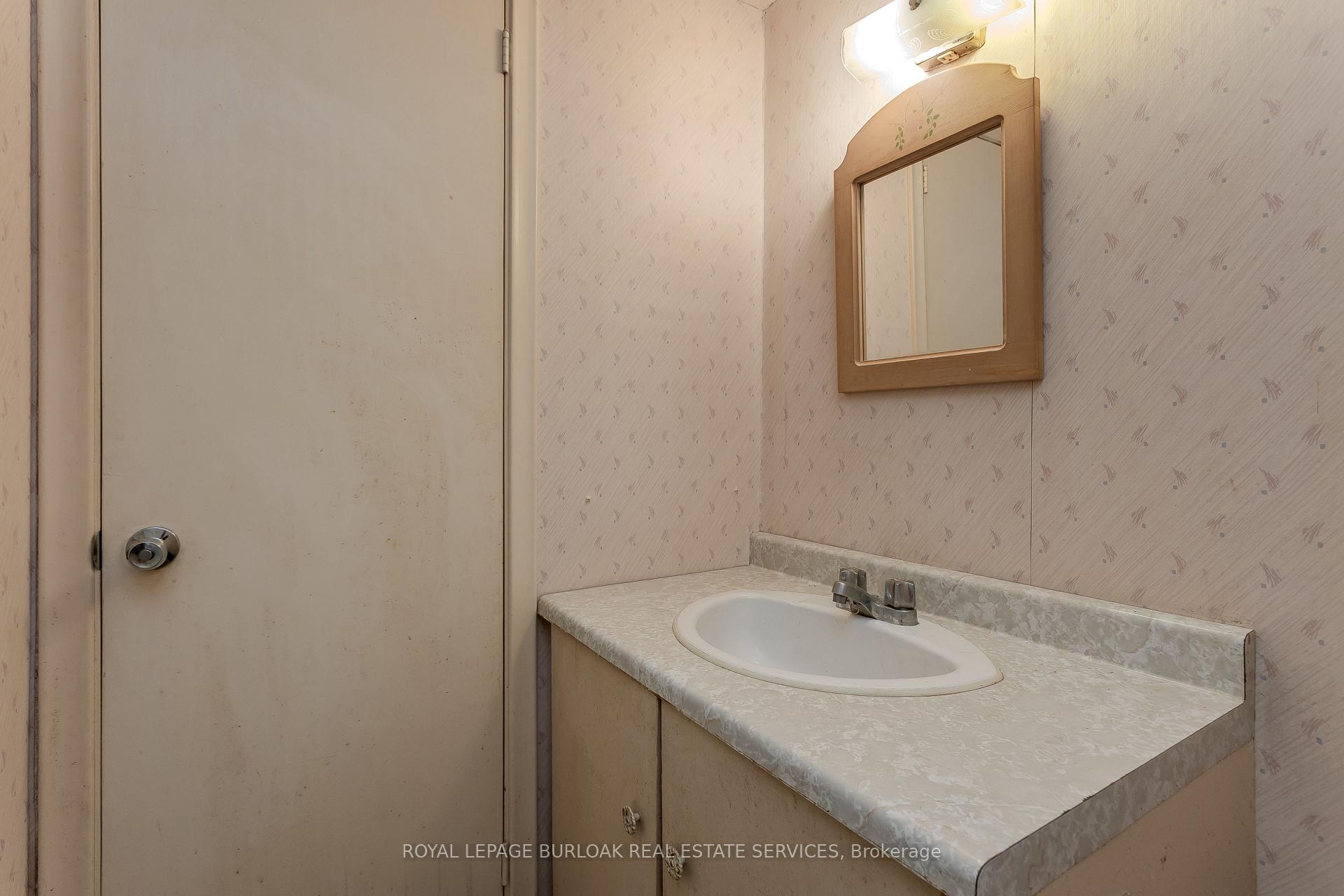 Photo 35 of 3196 Centennial Drive, Burlington, Palmer — HOMEH