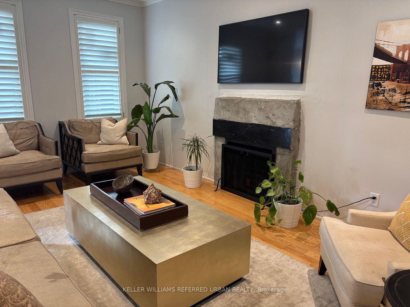 Photo 31 of 63 Oatlands Crescent, Richmond Hill, Mill Pond — HOMEH