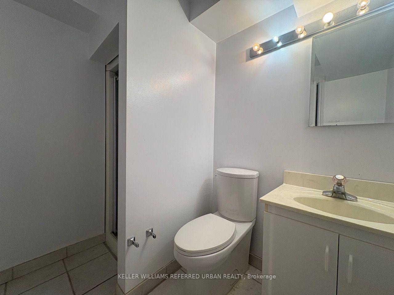 Photo 64 of 63 Oatlands Crescent, Richmond Hill, Mill Pond — HOMEH