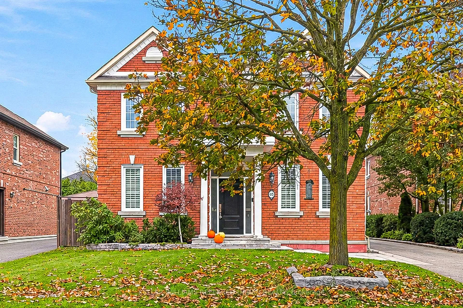 Photo 3 of 63 Oatlands Crescent, Richmond Hill, Mill Pond — HOMEH