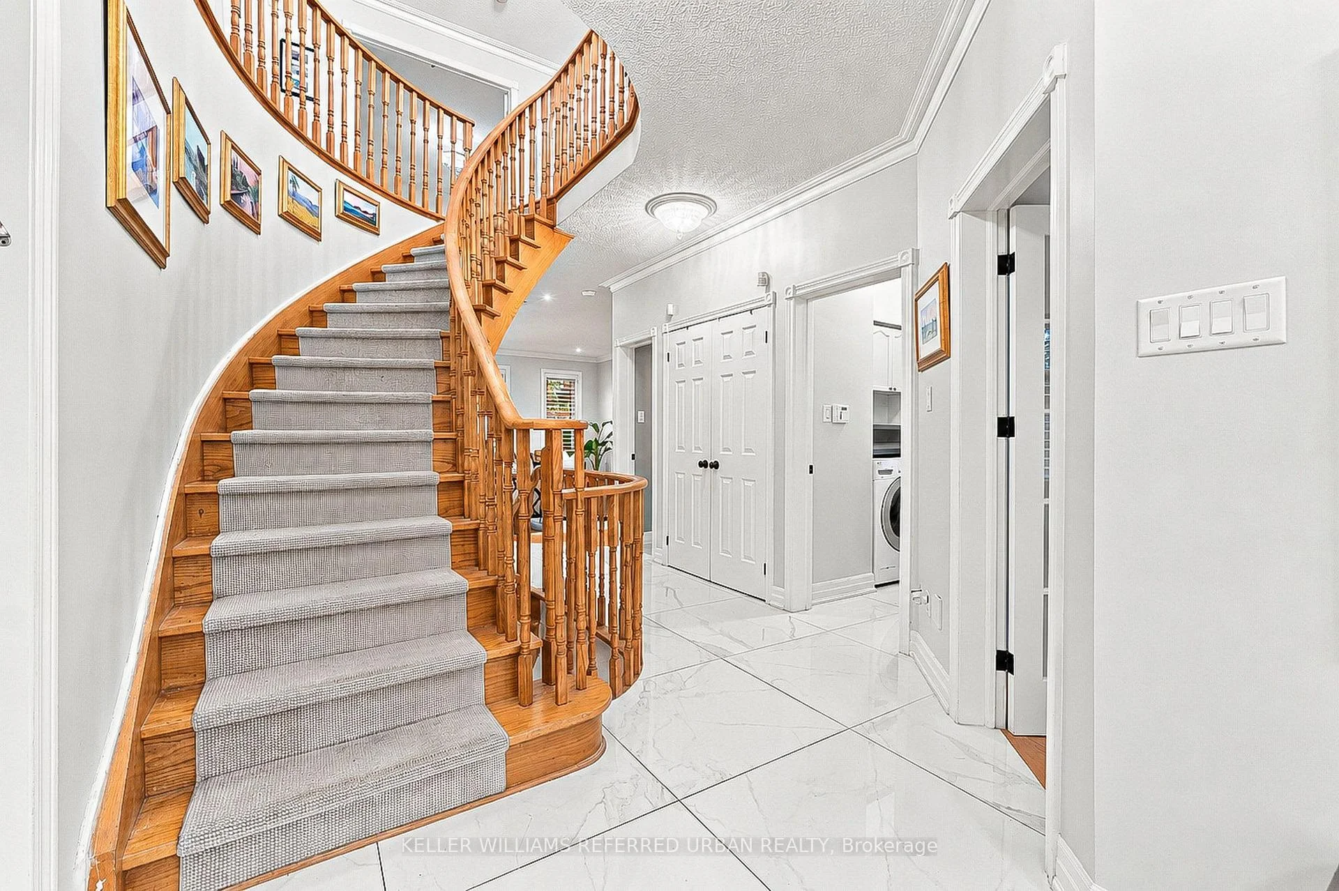 Photo 14 of 63 Oatlands Crescent, Richmond Hill, Mill Pond — HOMEH