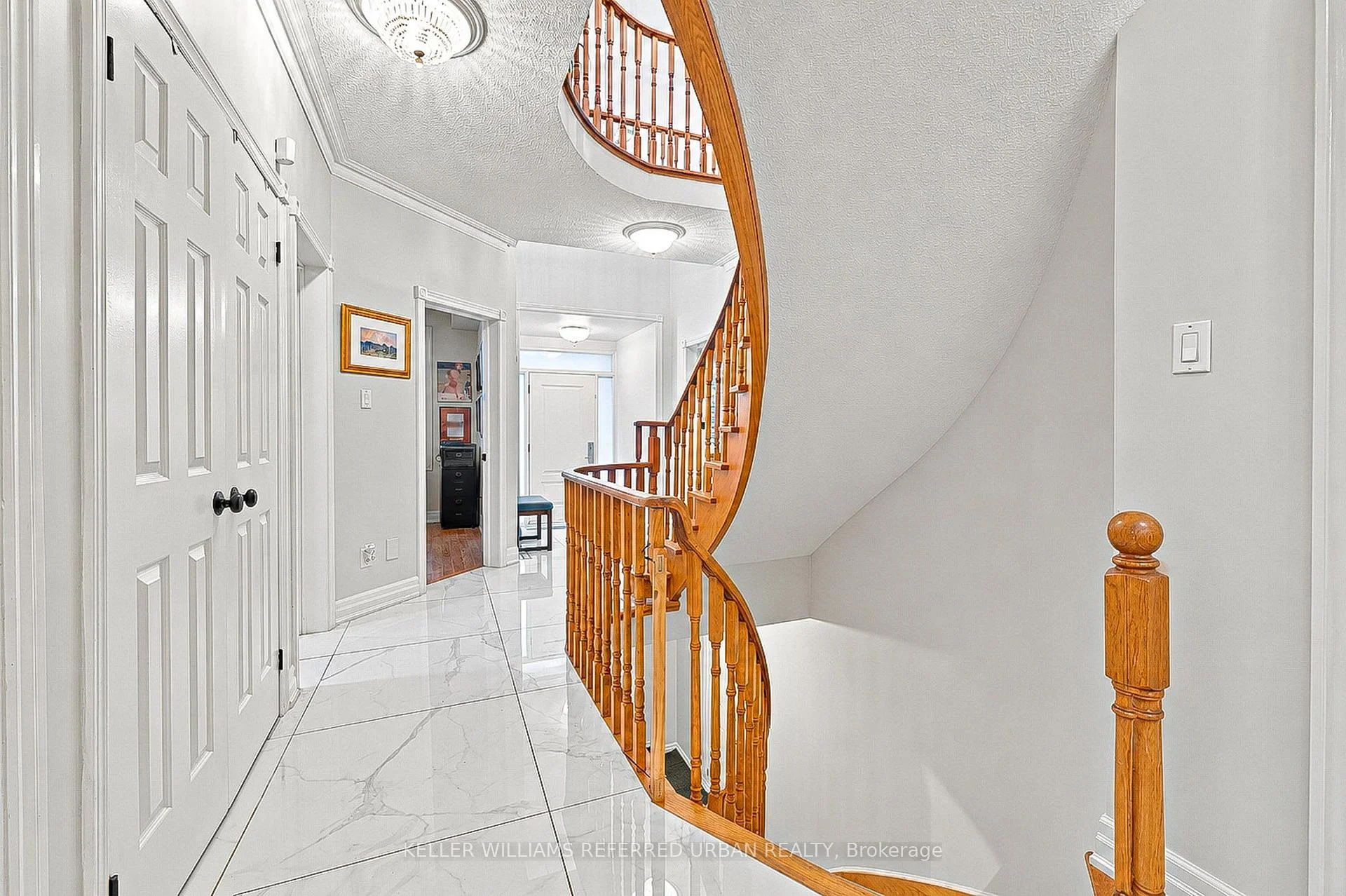Photo 16 of 63 Oatlands Crescent, Richmond Hill, Mill Pond — HOMEH