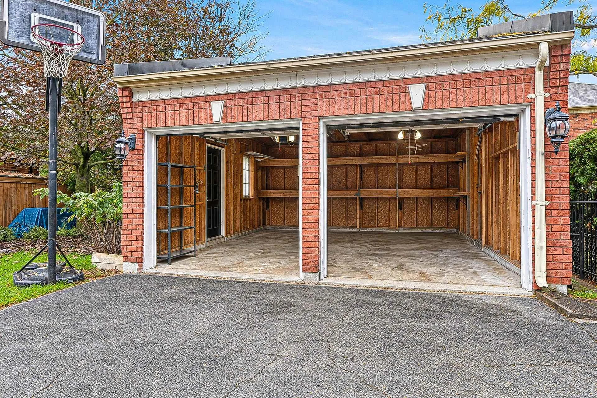Photo 87 of 63 Oatlands Crescent, Richmond Hill, Mill Pond — HOMEH