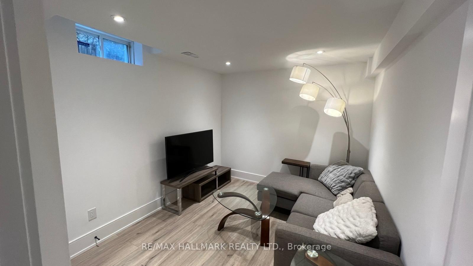 Photo 10 of Unit Basement, 83 Gladstone Ave, Vaughan, Maple — HOMEH