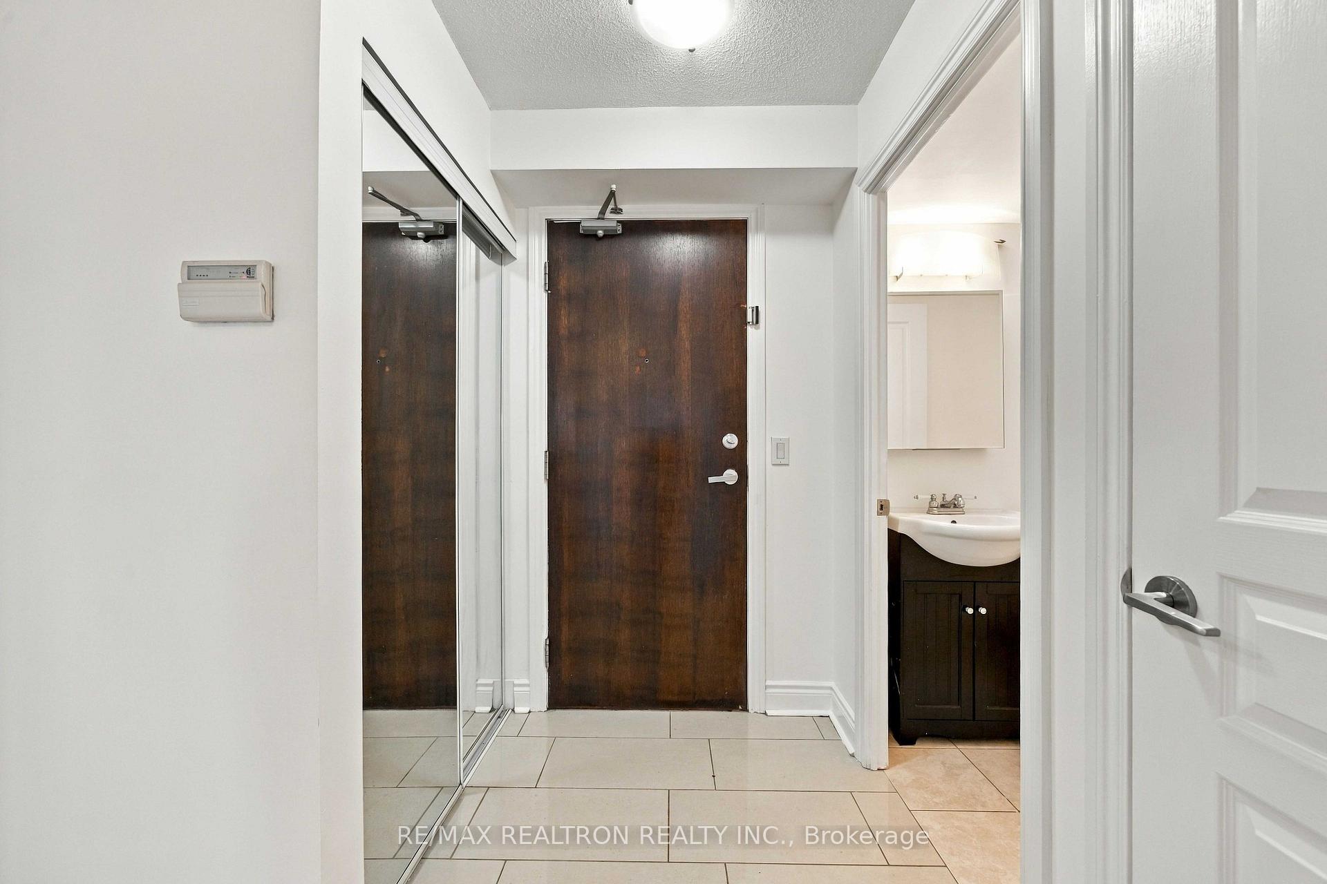 Photo 2 of Unit 1204, 7 North Park Road, Vaughan, Beverley Glen — HOMEH