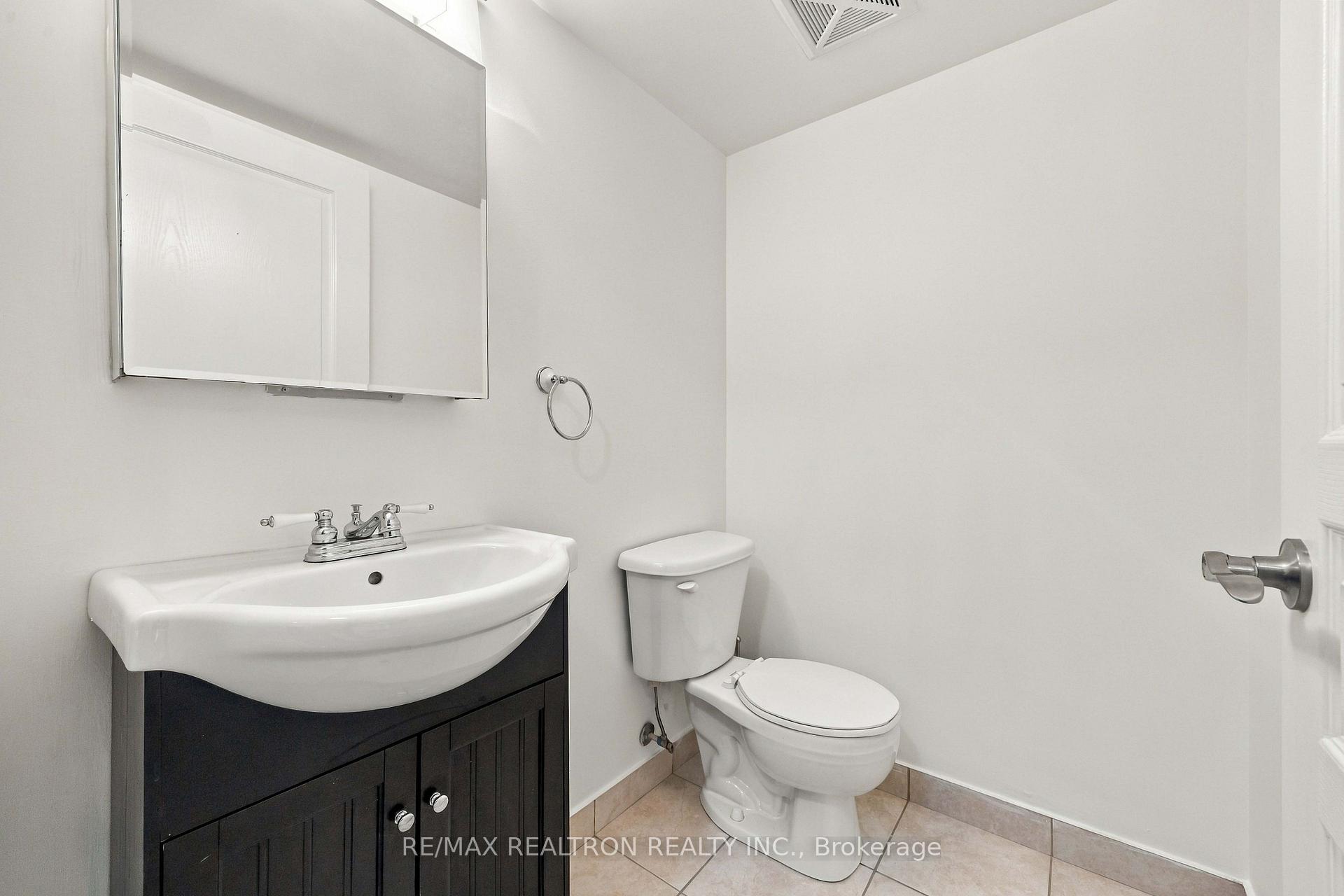 Photo 16 of Unit 1204, 7 North Park Road, Vaughan, Beverley Glen — HOMEH