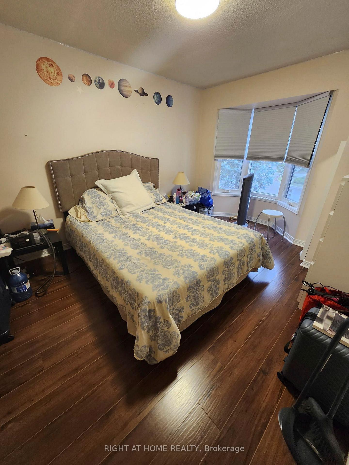Photo 2 of 100 Jessica Gardens, Vaughan, Crestwood-Springfarm-Yorkhill — HOMEH