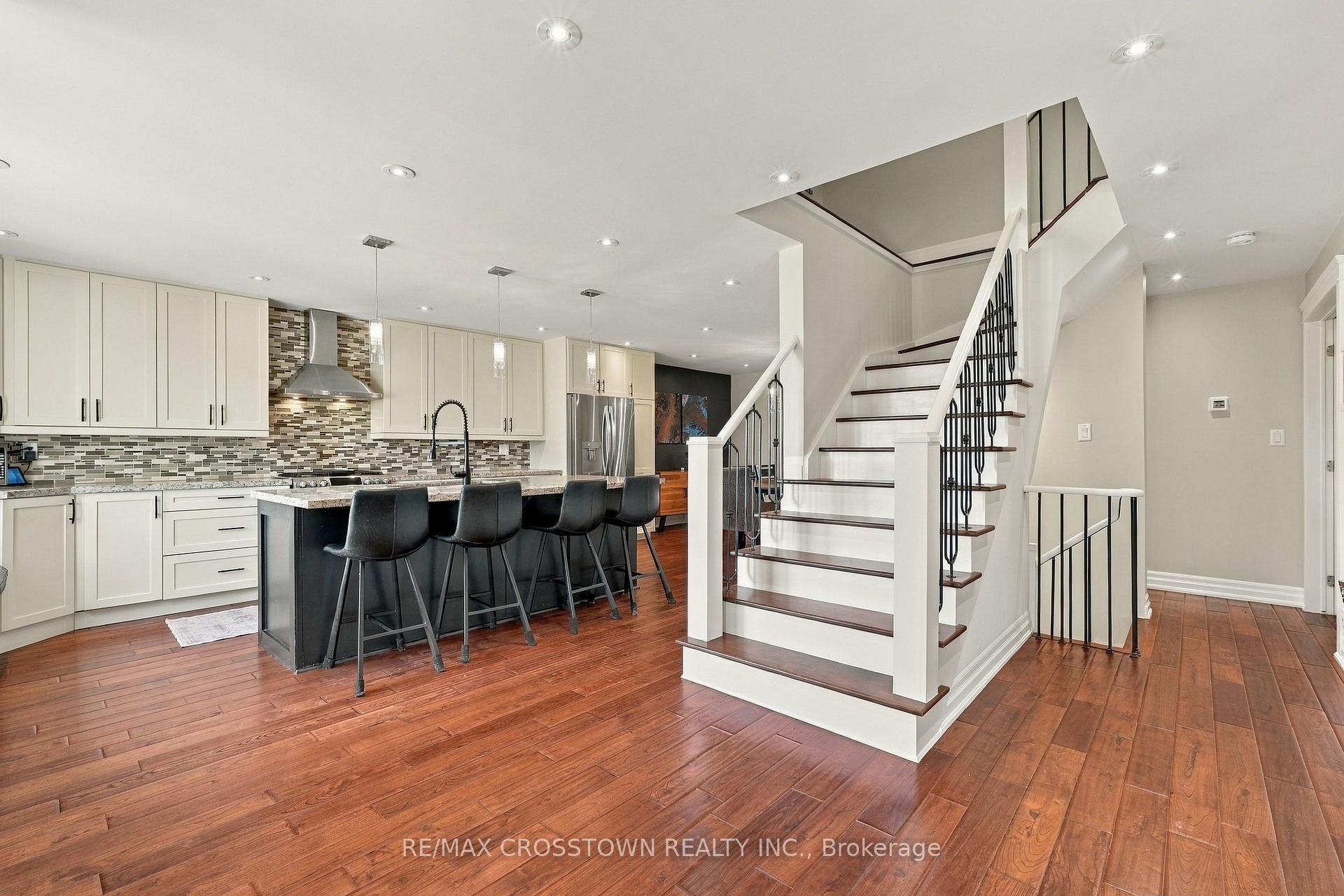 Photo 5 of 20 Idlewood Drive, Springwater, Midhurst — HOMEH