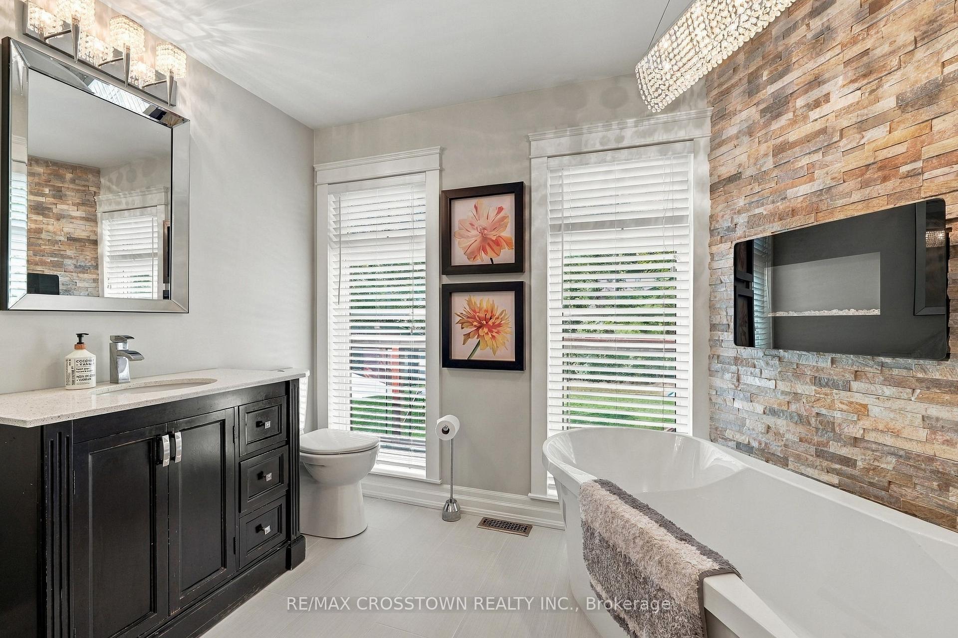 Photo 18 of 20 Idlewood Drive, Springwater, Midhurst — HOMEH