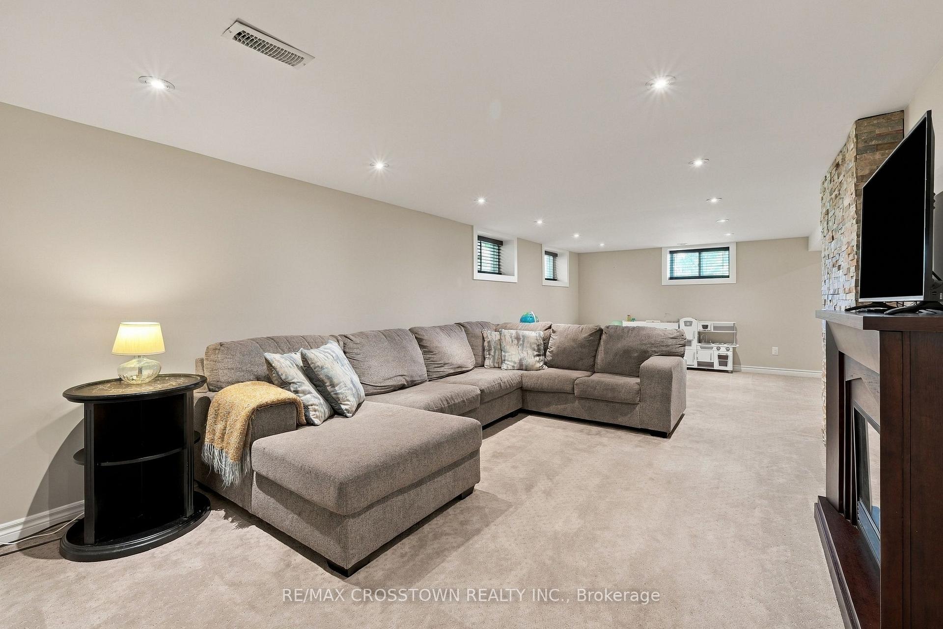 Photo 31 of 20 Idlewood Drive, Springwater, Midhurst — HOMEH