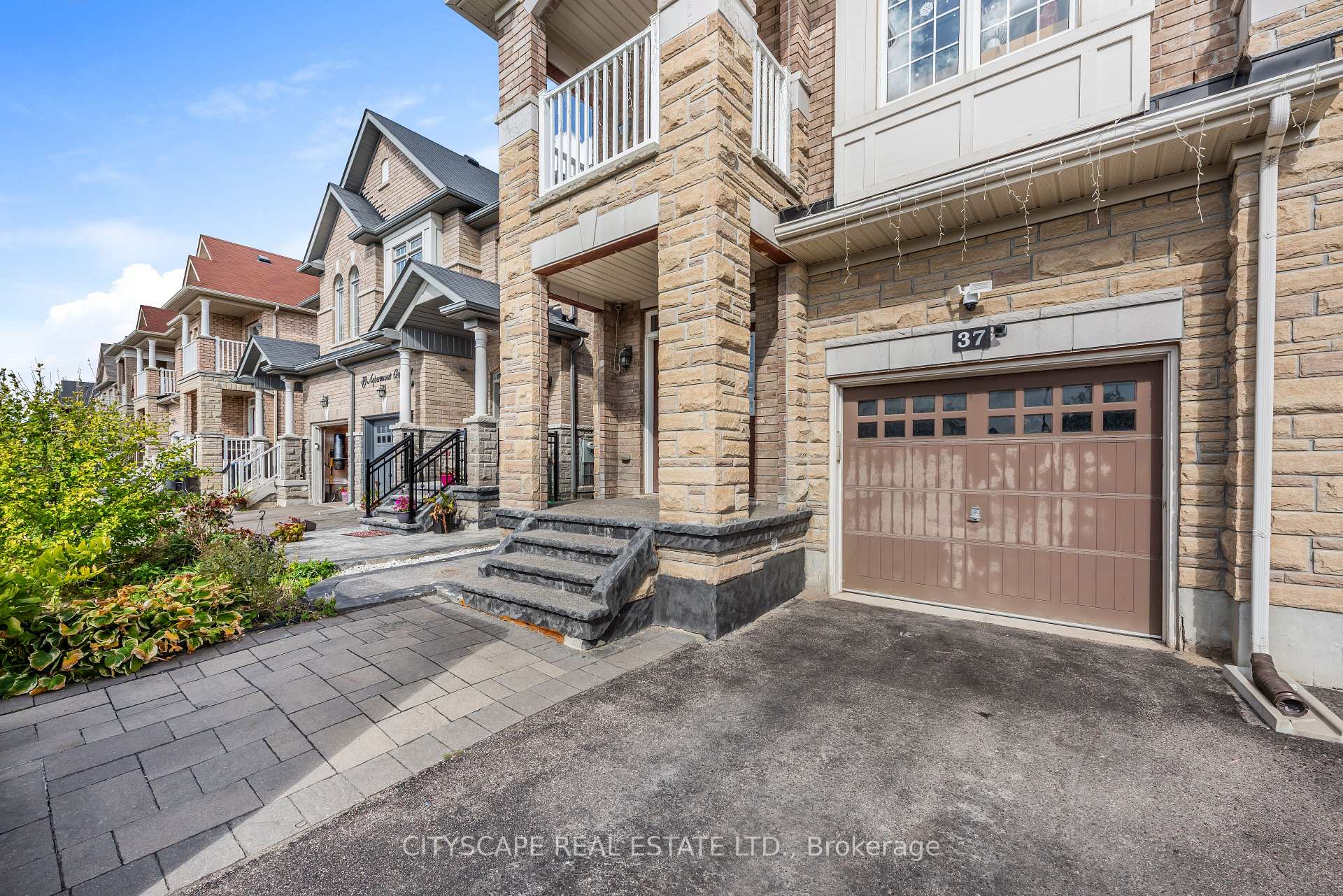 Photo 1 of 37 Aspermont Crescent, Brampton, Brampton East — HOMEH