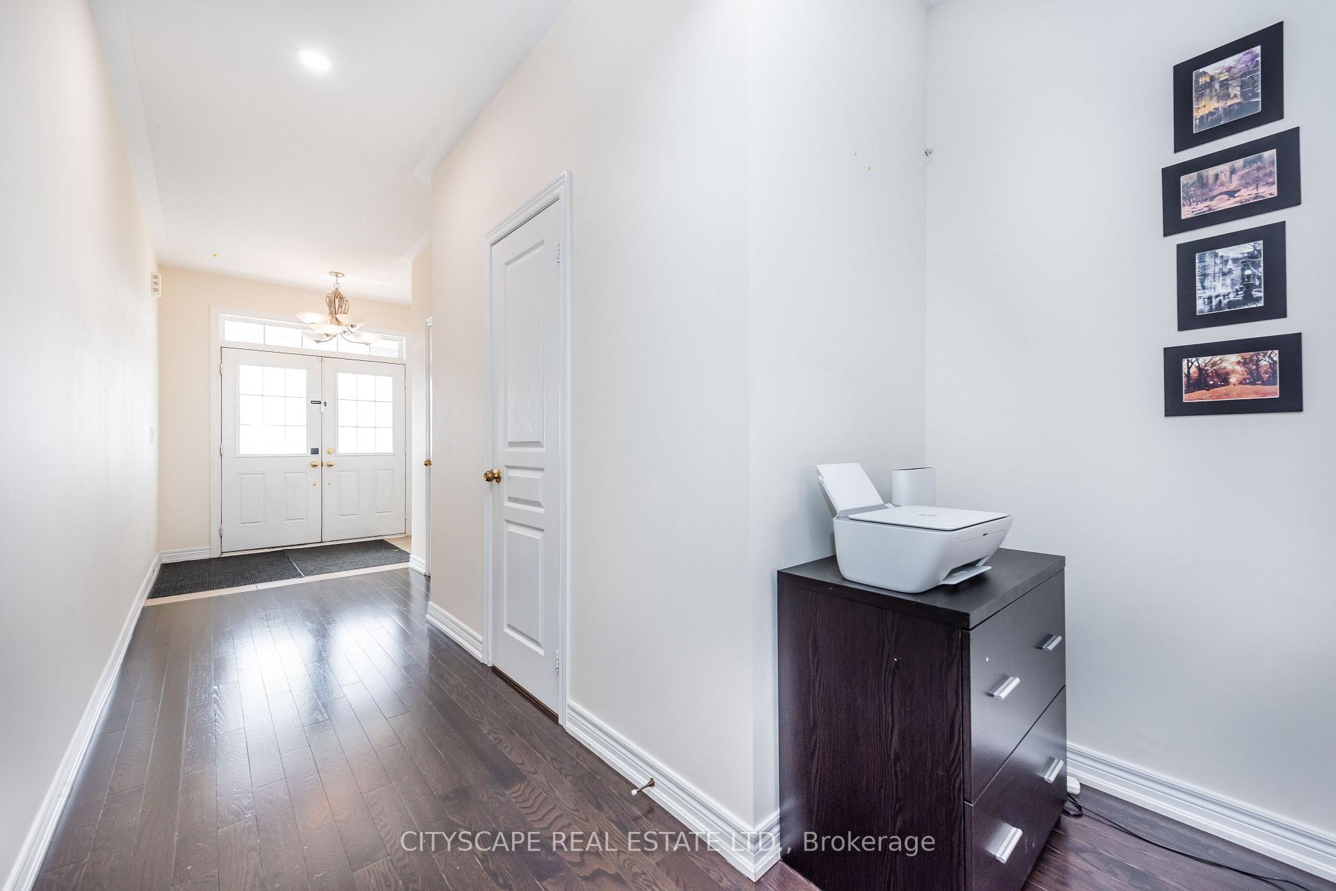 Photo 2 of 37 Aspermont Crescent, Brampton, Brampton East — HOMEH