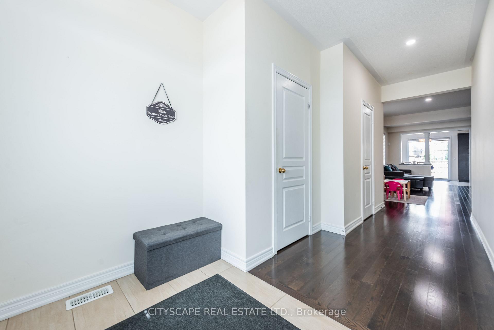 Photo 4 of 37 Aspermont Crescent, Brampton, Brampton East — HOMEH