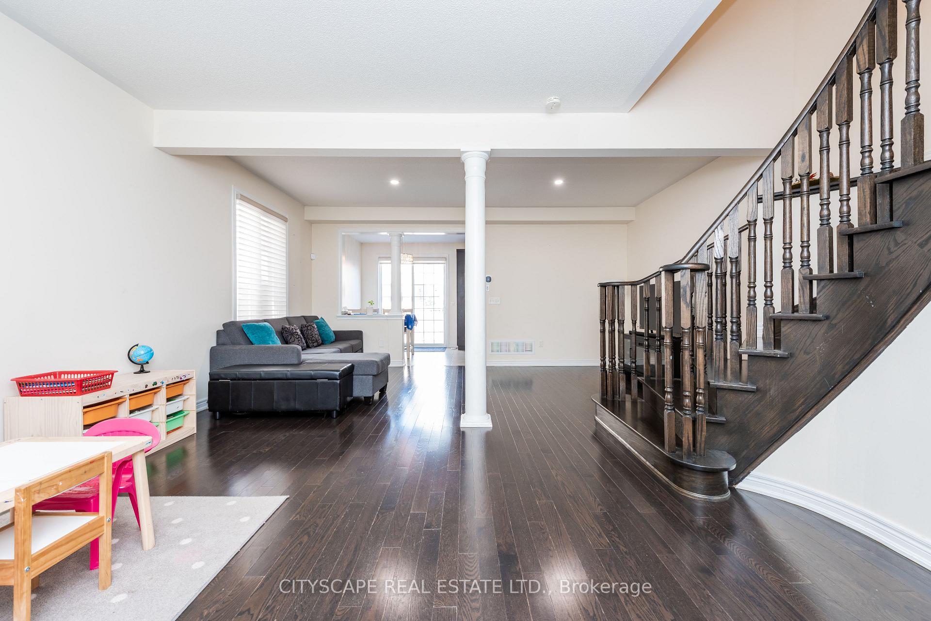 Photo 8 of 37 Aspermont Crescent, Brampton, Brampton East — HOMEH