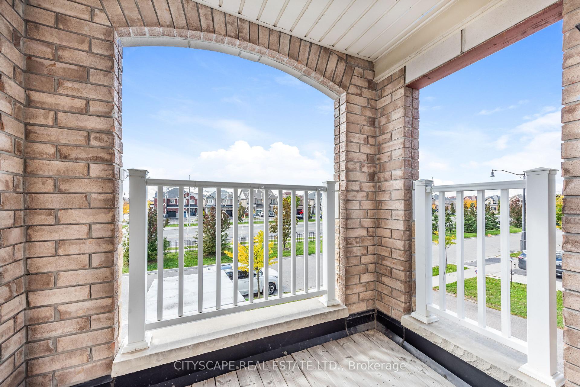 Photo 33 of 37 Aspermont Crescent, Brampton, Brampton East — HOMEH