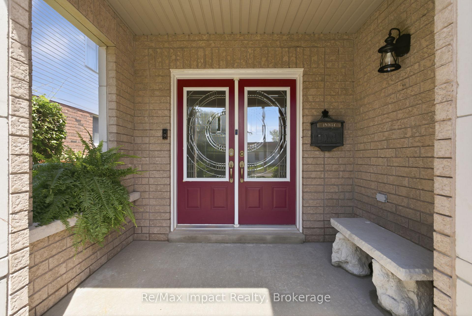 Photo 3 of 17 Bradshaw Street, Clarington, Bowmanville — HOMEH