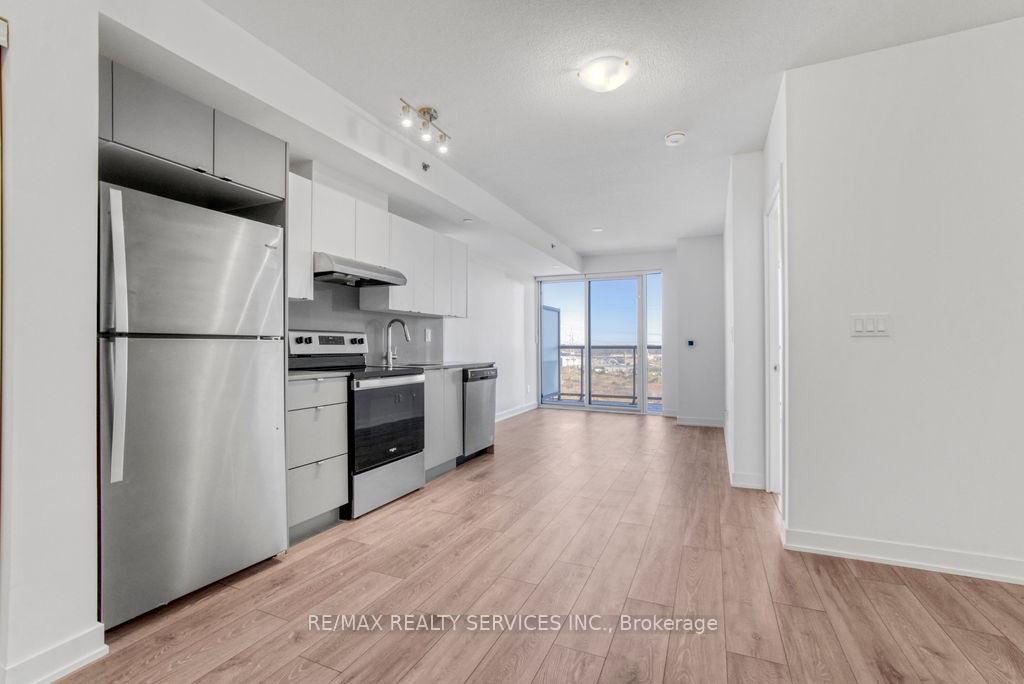 Photo 6 of Unit B906, 3200 Dakota Common, Burlington, Alton — HOMEH