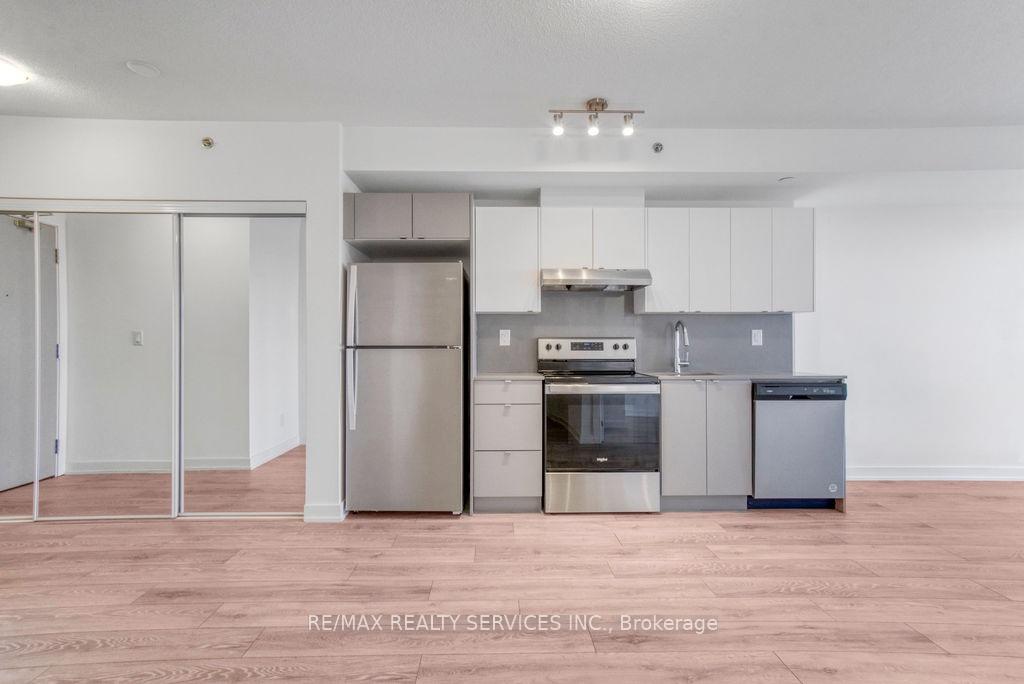 Photo 7 of Unit B906, 3200 Dakota Common, Burlington, Alton — HOMEH