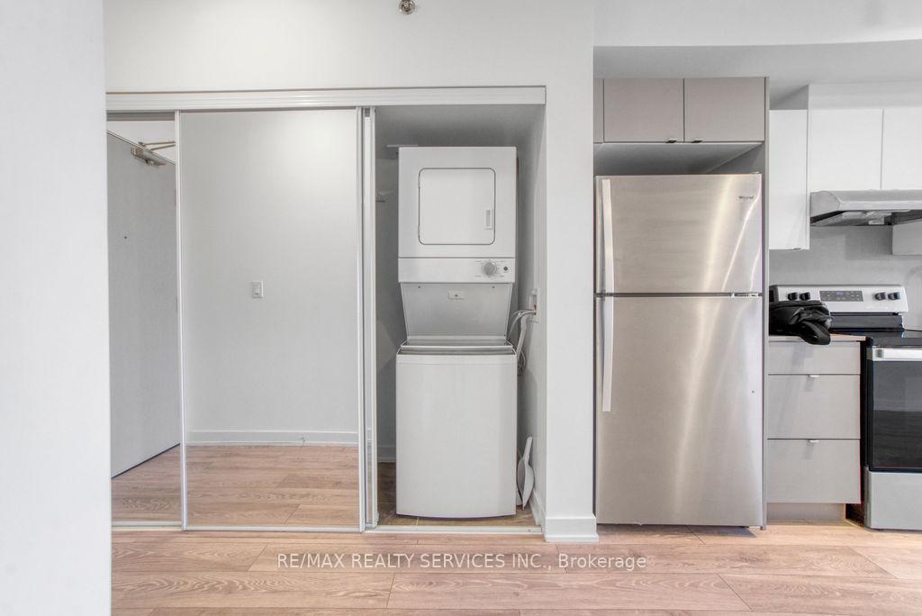 Photo 21 of Unit B906, 3200 Dakota Common, Burlington, Alton — HOMEH