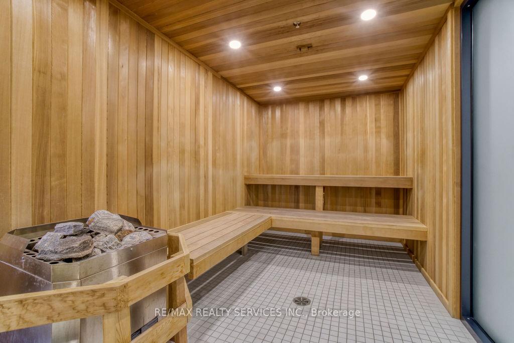 Photo 30 of Unit B906, 3200 Dakota Common, Burlington, Alton — HOMEH