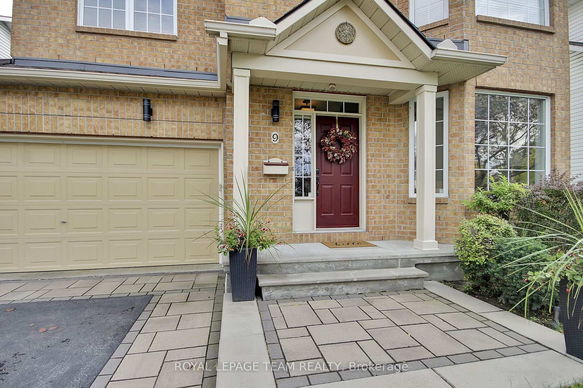 Photo 2 of 9 Mersey Drive, Ottawa, Kanata - Morgan's Grant/South March — HOMEH