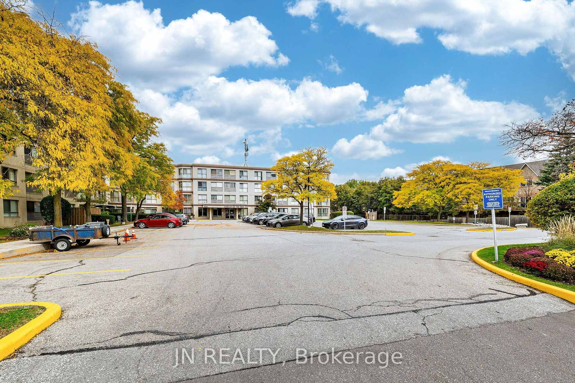 Photo 2 of Unit 428, 8351 Mclaughlin Road, Brampton, Brampton South — HOMEH