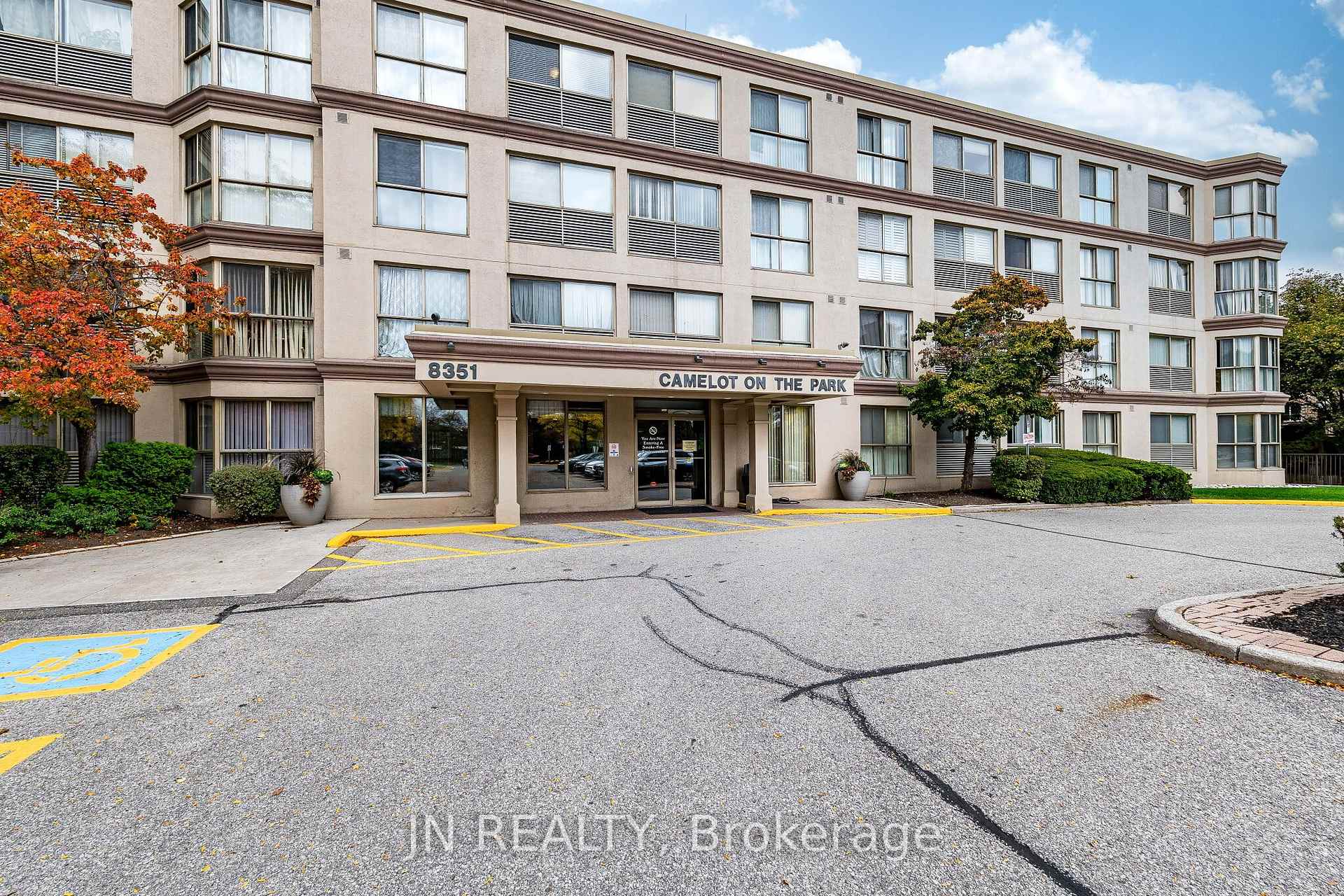 Photo 3 of Unit 428, 8351 Mclaughlin Road, Brampton, Brampton South — HOMEH