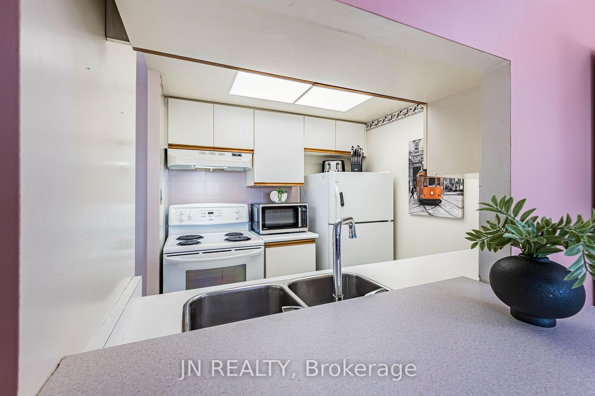 Photo 7 of Unit 428, 8351 Mclaughlin Road, Brampton, Brampton South — HOMEH