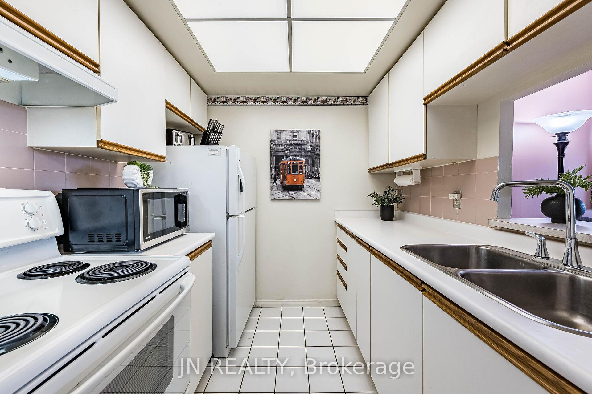 Photo 8 of Unit 428, 8351 Mclaughlin Road, Brampton, Brampton South — HOMEH