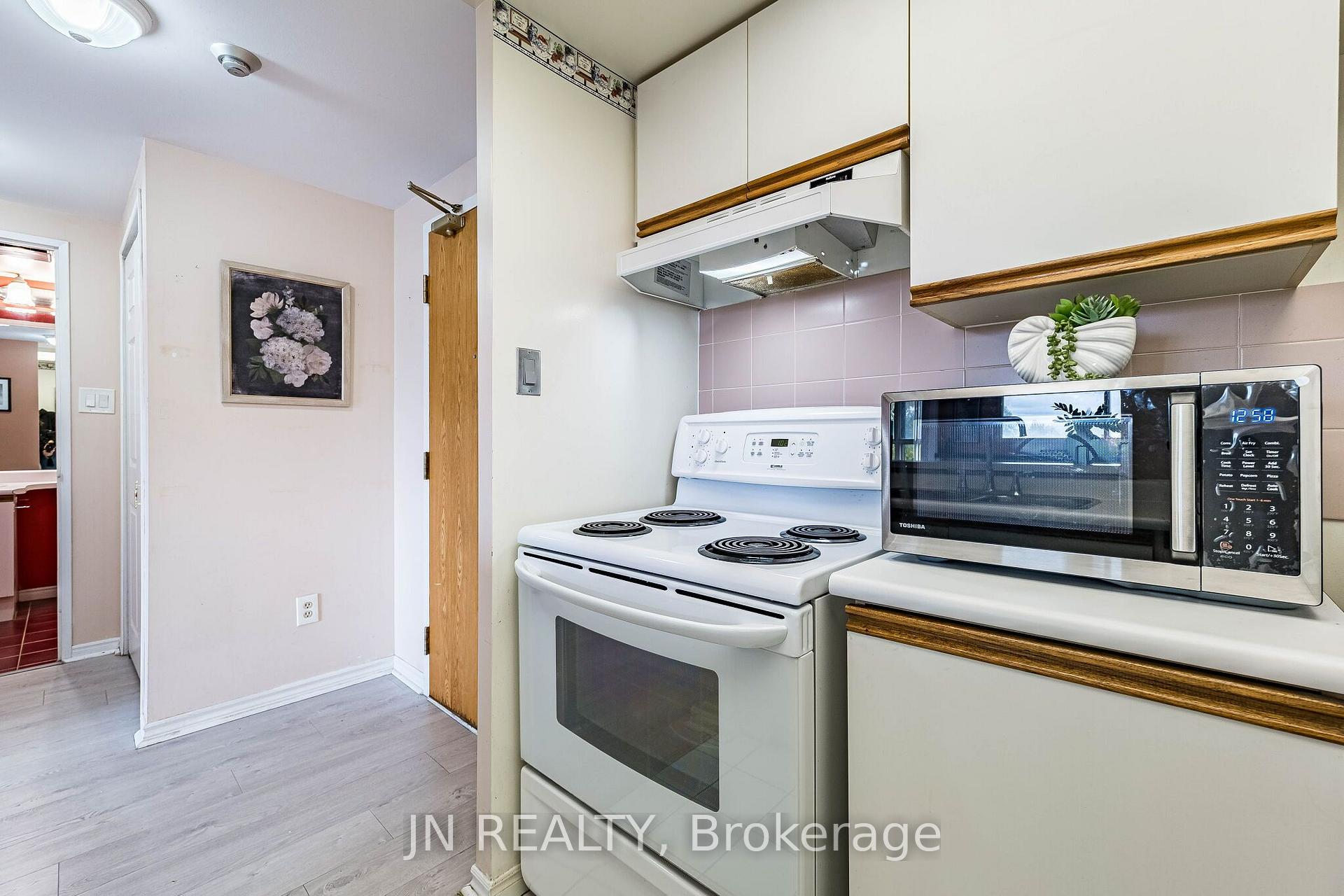 Photo 10 of Unit 428, 8351 Mclaughlin Road, Brampton, Brampton South — HOMEH