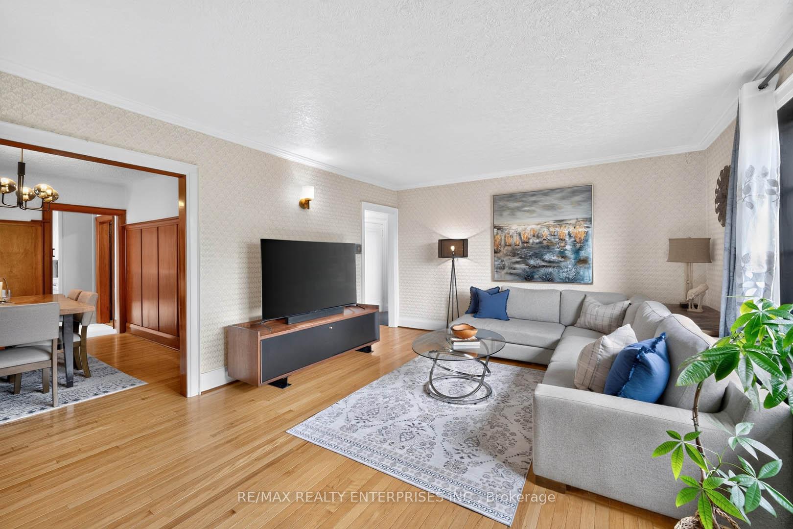 Photo 2 of 233 Rosemount Avenue, North York, Weston — HOMEH