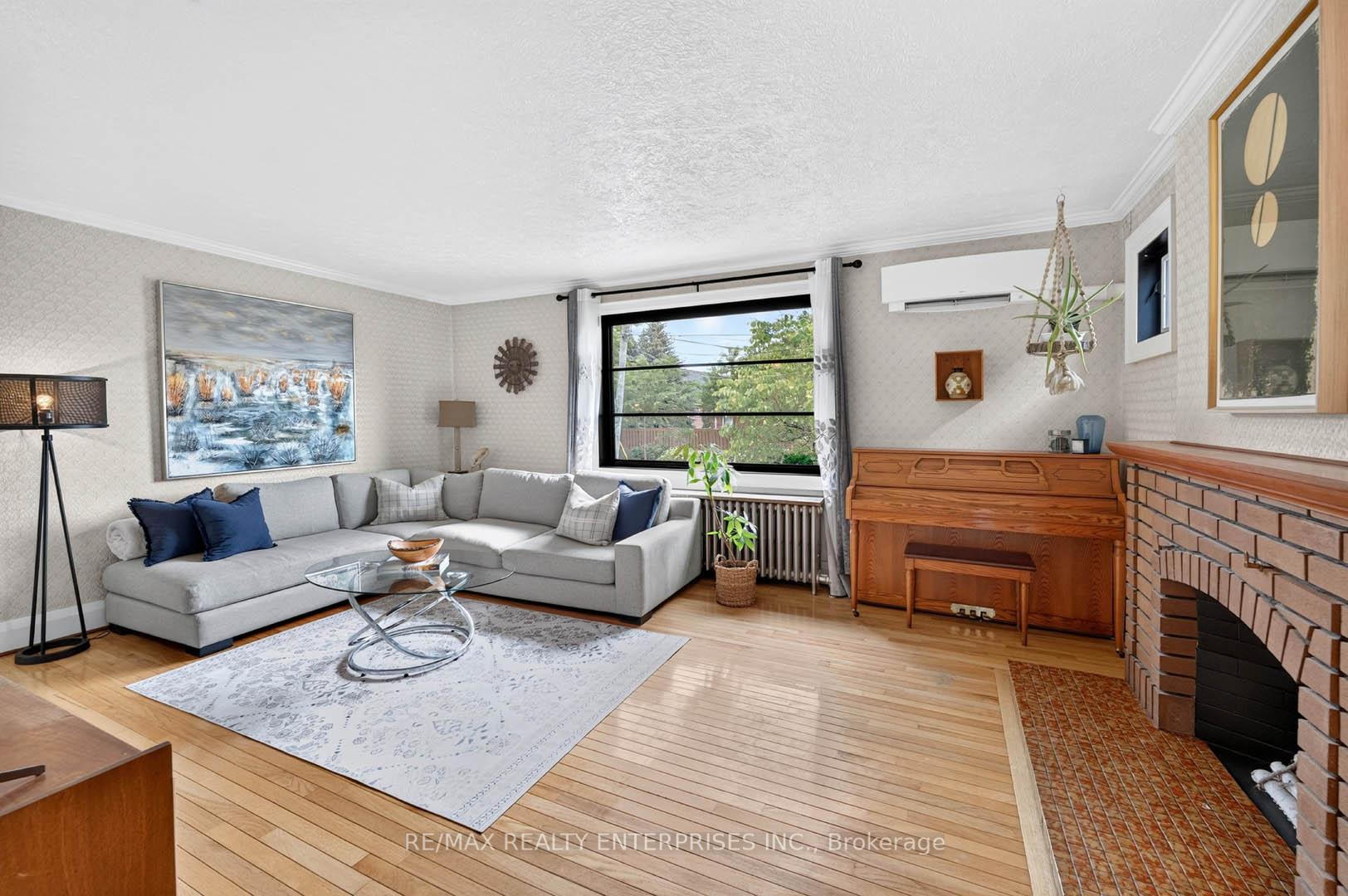 Photo 3 of 233 Rosemount Avenue, North York, Weston — HOMEH