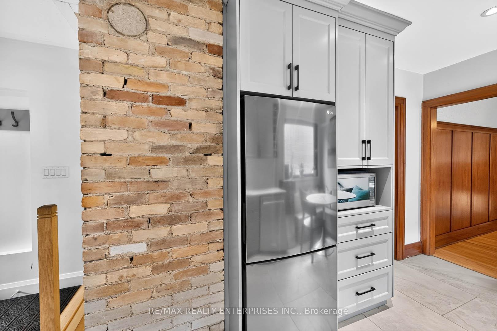 Photo 13 of 233 Rosemount Avenue, North York, Weston — HOMEH