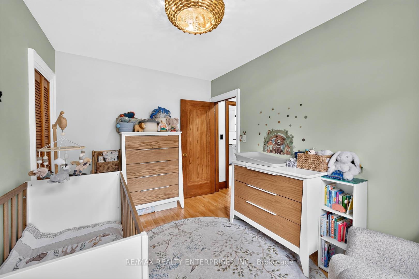 Photo 17 of 233 Rosemount Avenue, North York, Weston — HOMEH