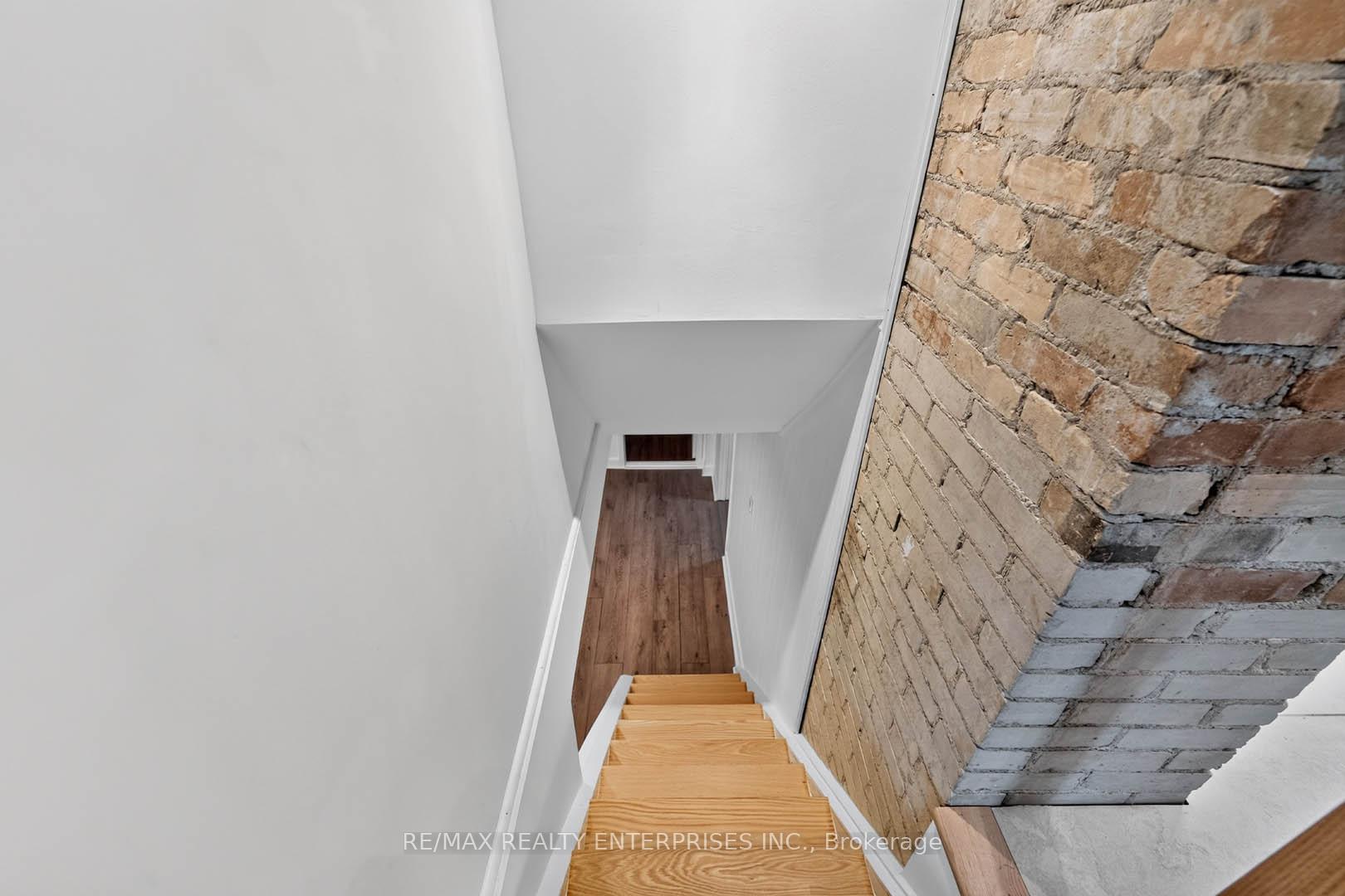Photo 20 of 233 Rosemount Avenue, North York, Weston — HOMEH