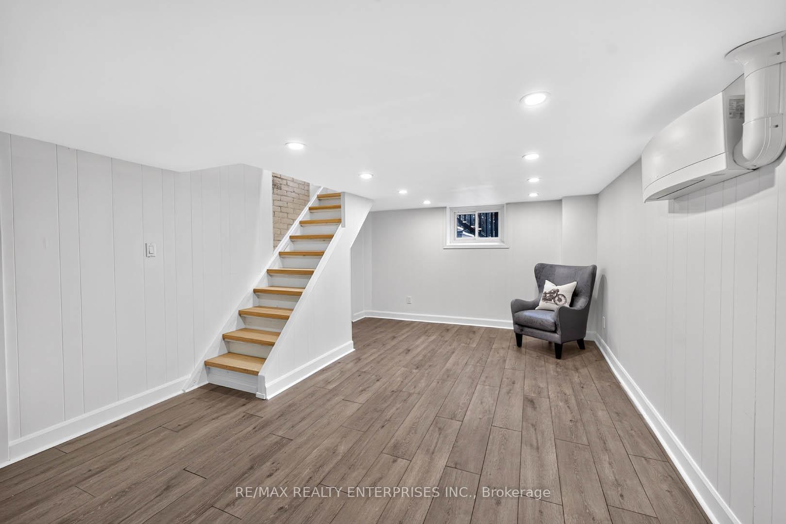 Photo 23 of 233 Rosemount Avenue, North York, Weston — HOMEH