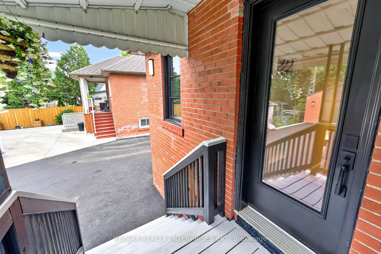 Photo 27 of 233 Rosemount Avenue, North York, Weston — HOMEH