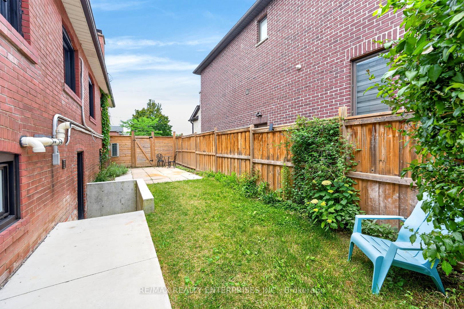 Photo 30 of 233 Rosemount Avenue, North York, Weston — HOMEH