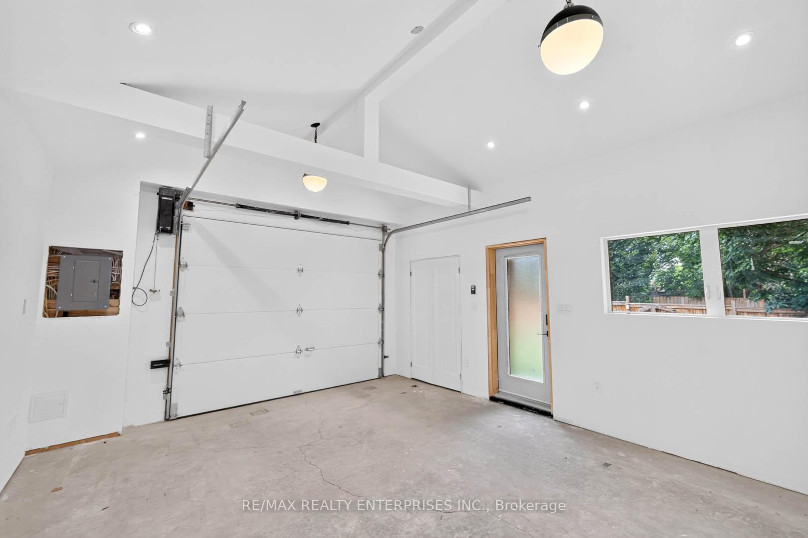 Photo 36 of 233 Rosemount Avenue, North York, Weston — HOMEH