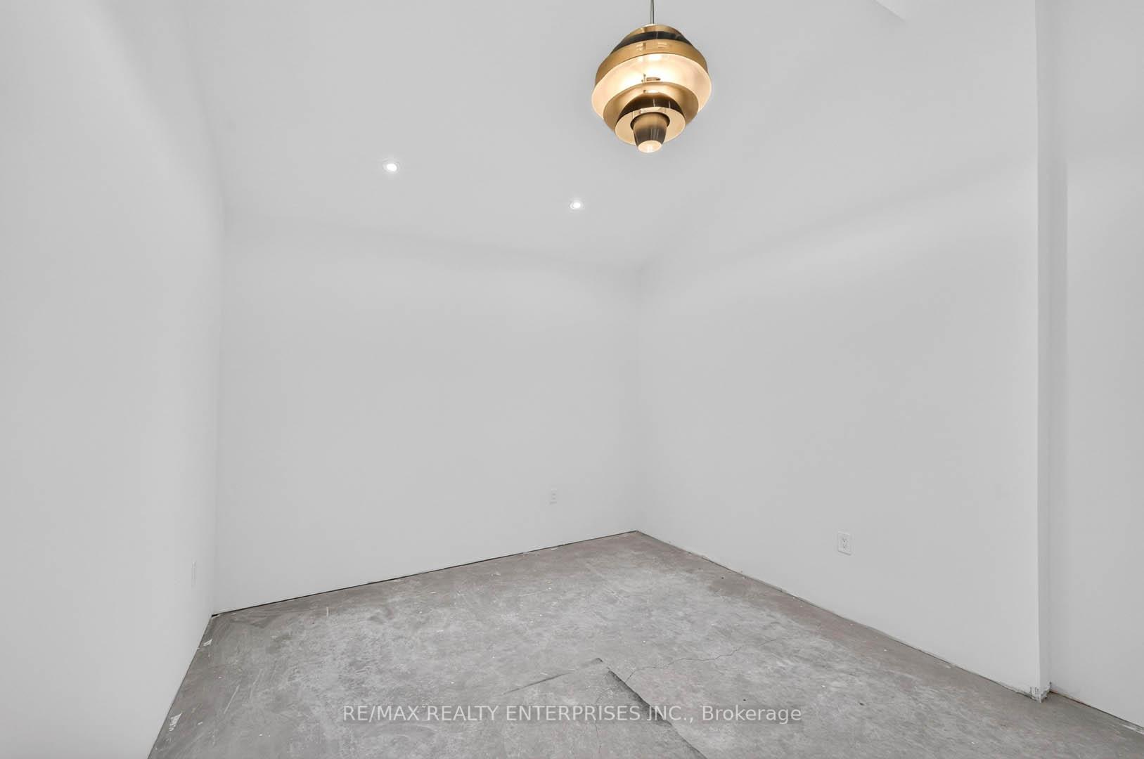 Photo 37 of 233 Rosemount Avenue, North York, Weston — HOMEH
