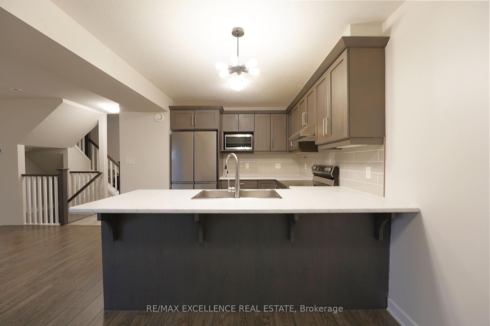 Photo 6 of 18 Weir Crescent, St. Thomas — HOMEH