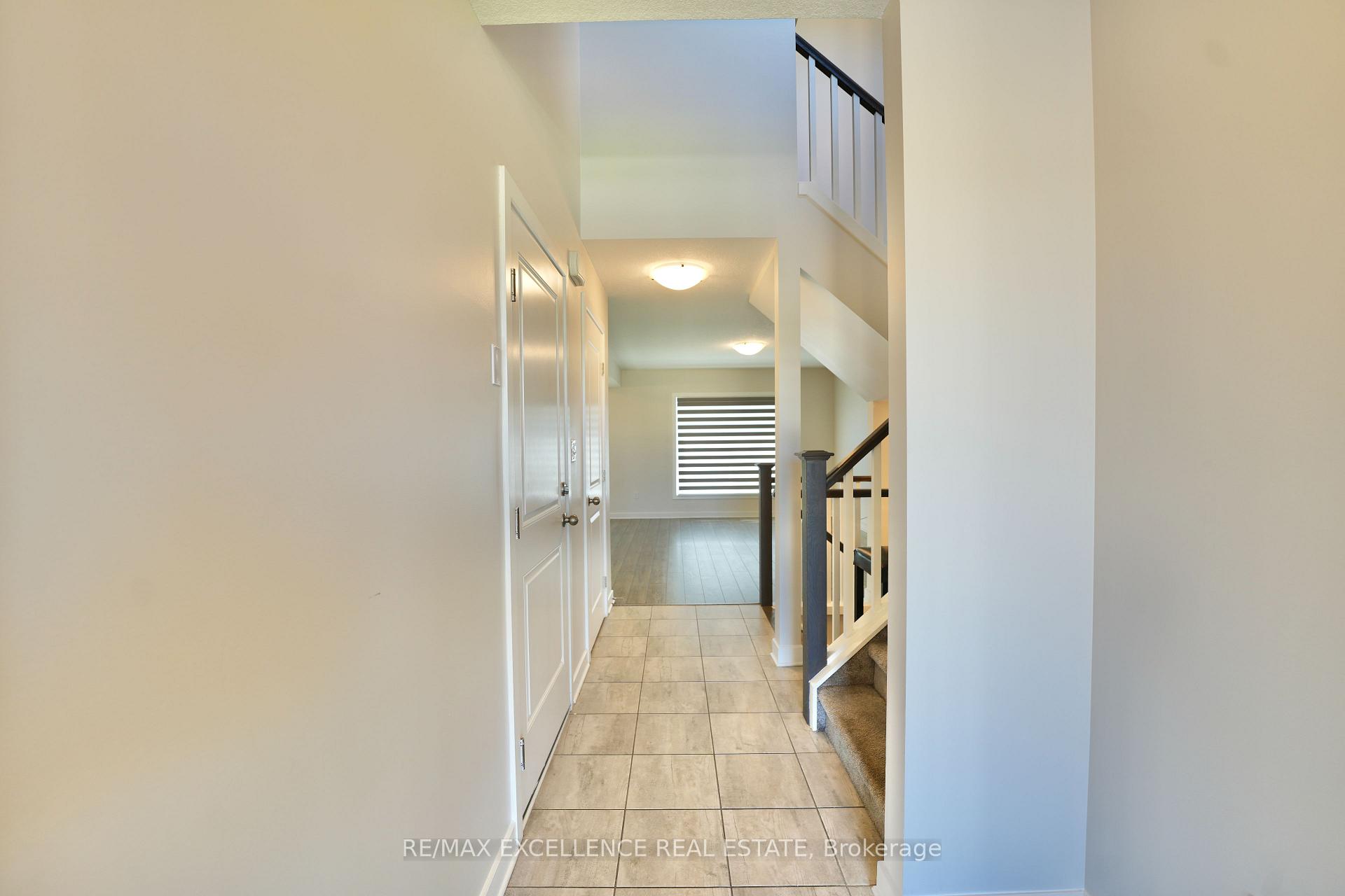 Photo 10 of 18 Weir Crescent, St. Thomas — HOMEH