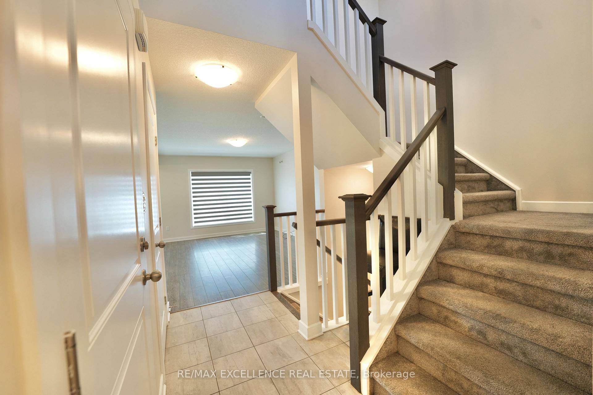 Photo 11 of 18 Weir Crescent, St. Thomas — HOMEH